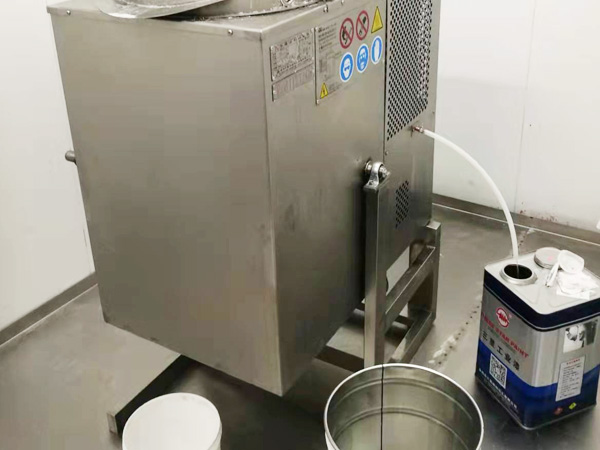 化工行業(yè)溶劑回收機(jī)客戶案例